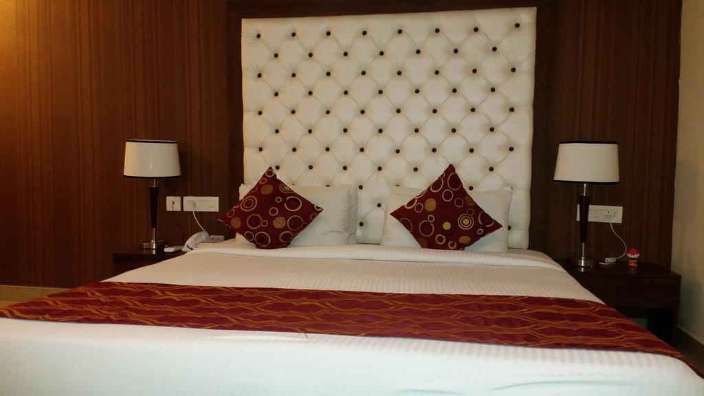 Hotel Jsr Continental Dehradún Szoba fotó