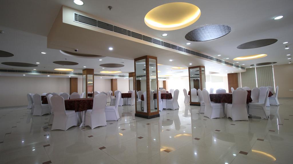Hotel Jsr Continental Dehradún Kültér fotó