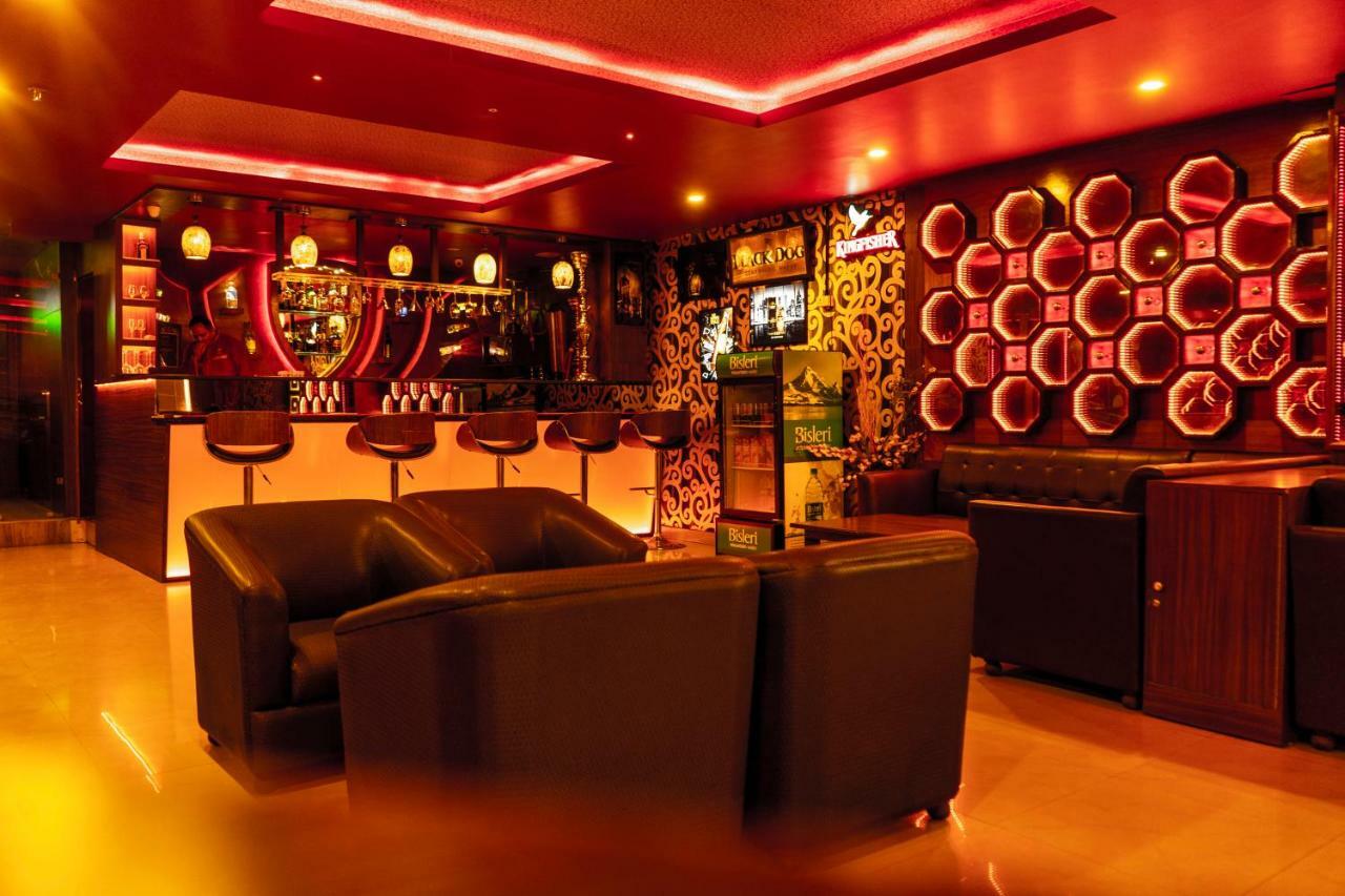 Hotel Jsr Continental Dehradún Kültér fotó