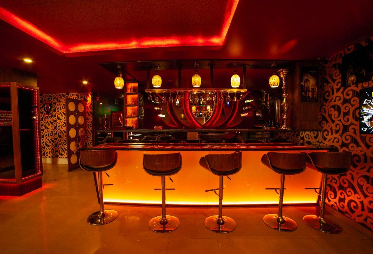 Hotel Jsr Continental Dehradún Kültér fotó