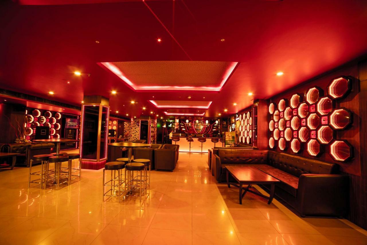 Hotel Jsr Continental Dehradún Kültér fotó